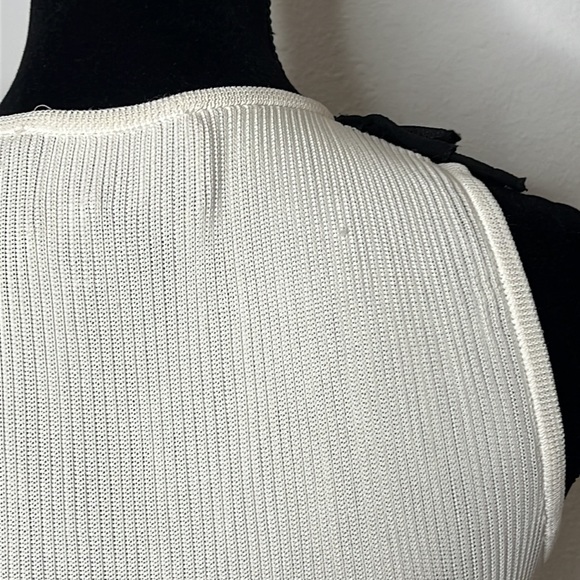 St. John Couture size Medium beaded, ruffled, ribbed sleeveless - Picture 11 of 16